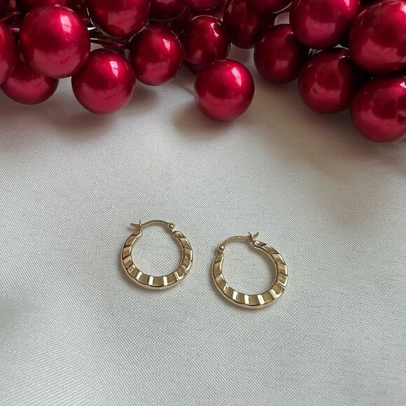 Fancy Hoop earrings 14k solid gold | Minimal | perfect gift | - Picture 9 of 10